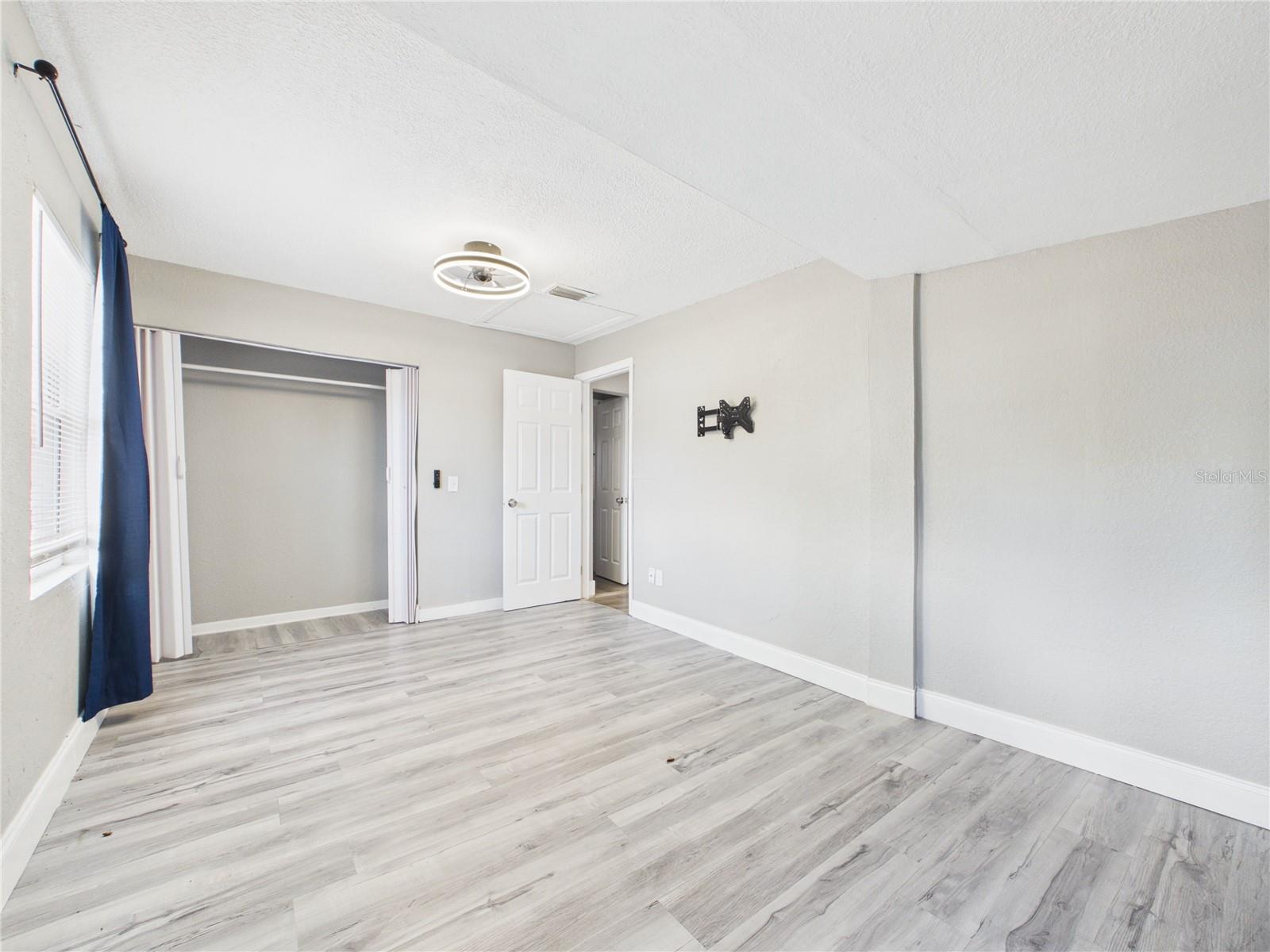 605 S DISSTON AVE — photo 8