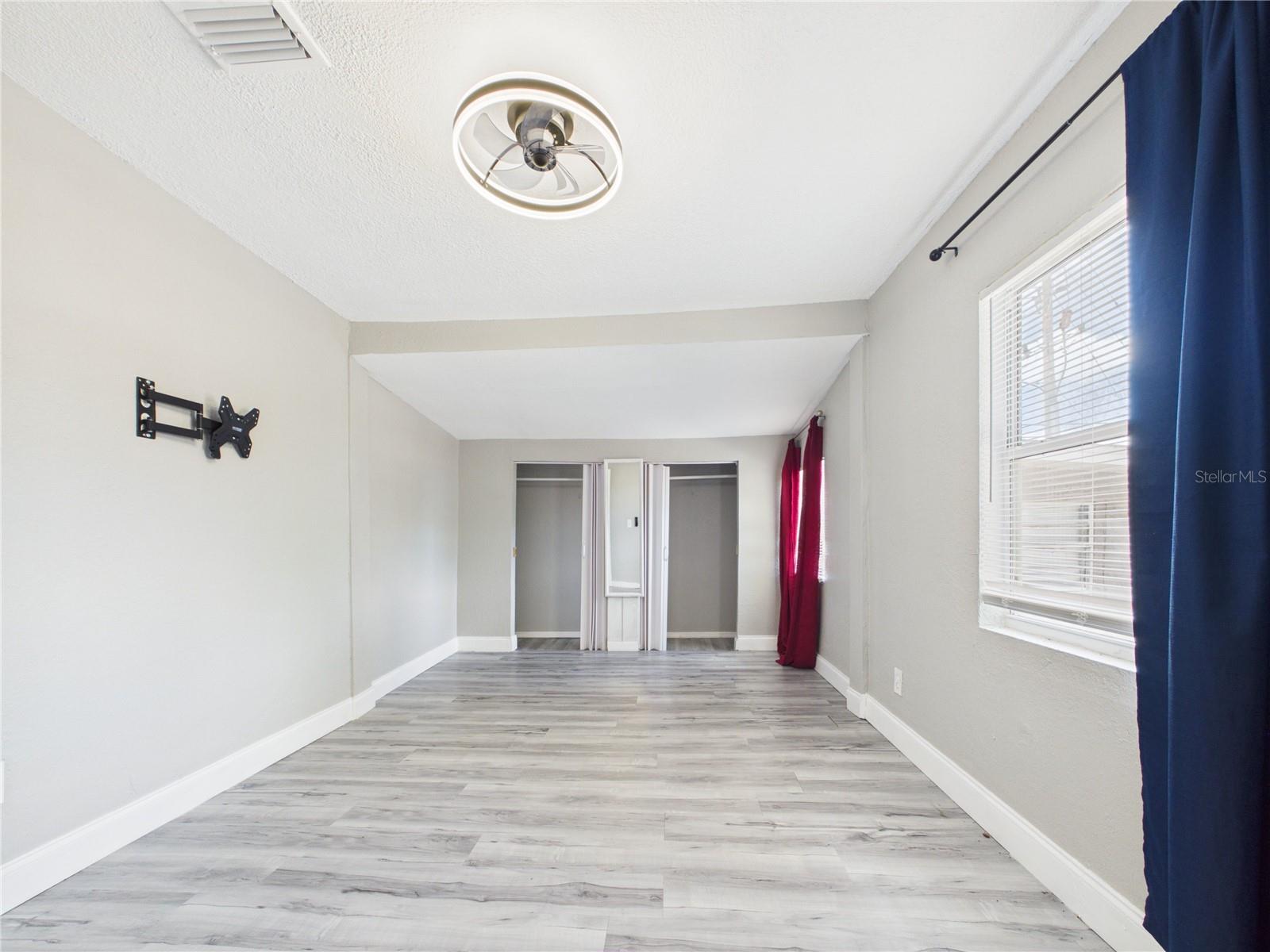 605 S DISSTON AVE — photo 18