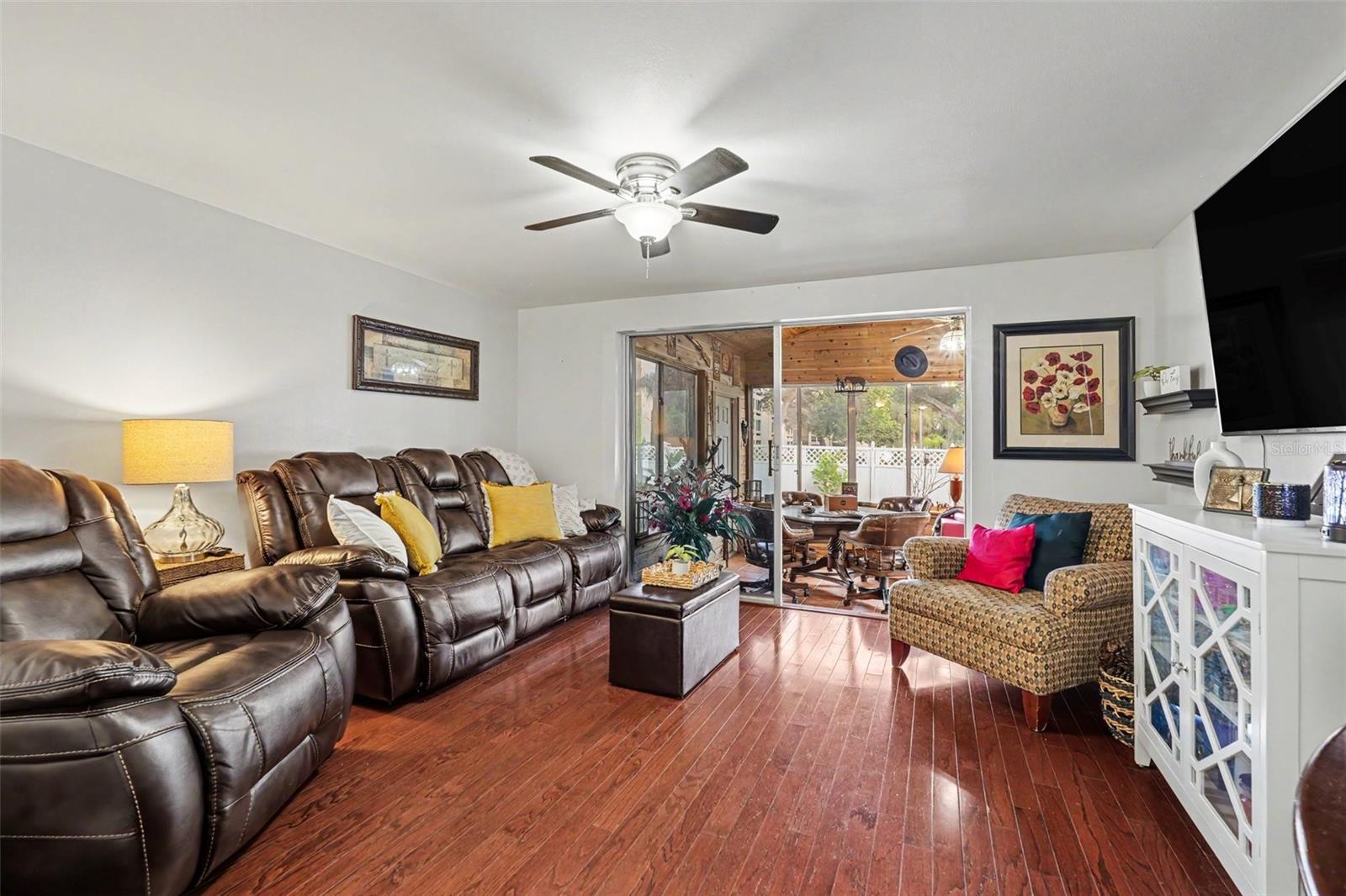 8115 N OLA AVE — photo 3