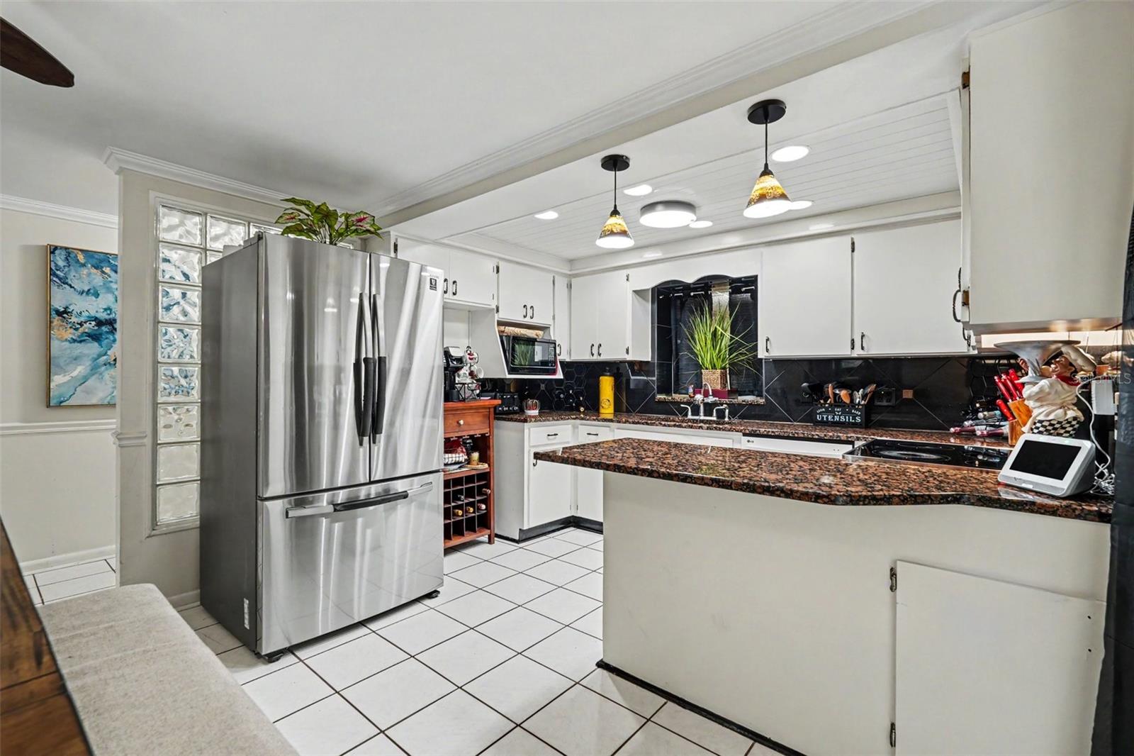 8115 N OLA AVE — photo 12