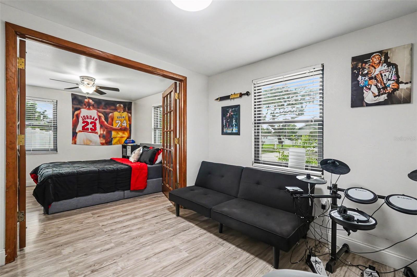 8115 N OLA AVE — photo 16