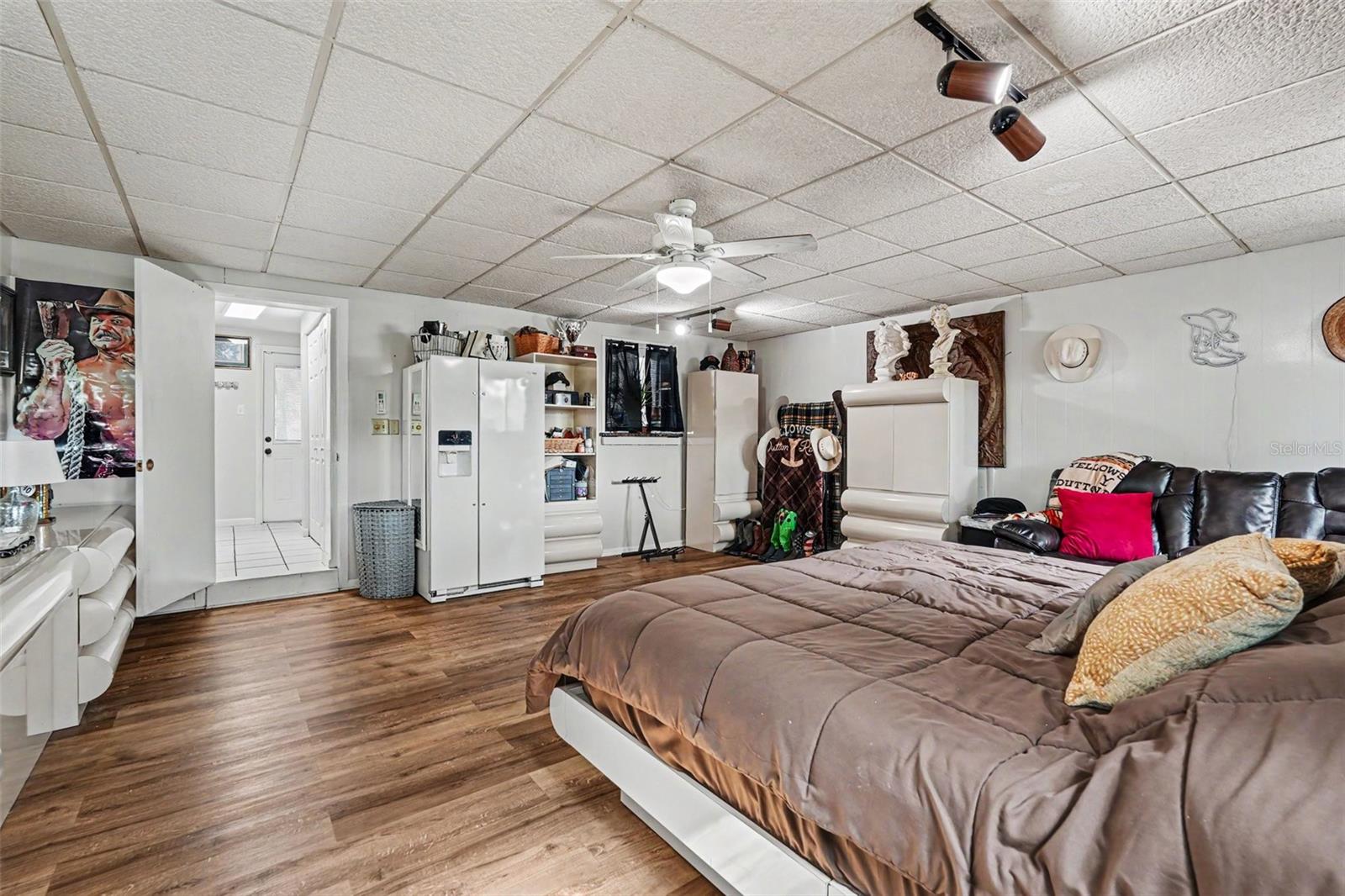 8115 N OLA AVE — photo 19