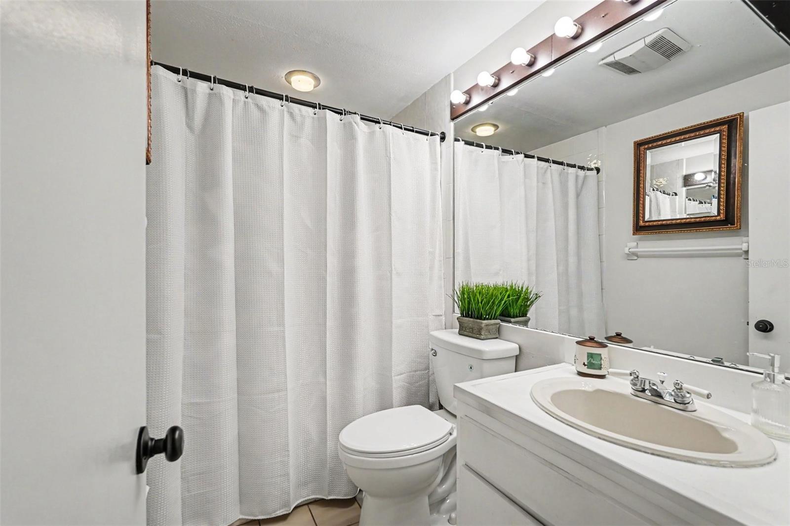 8115 N OLA AVE — photo 27