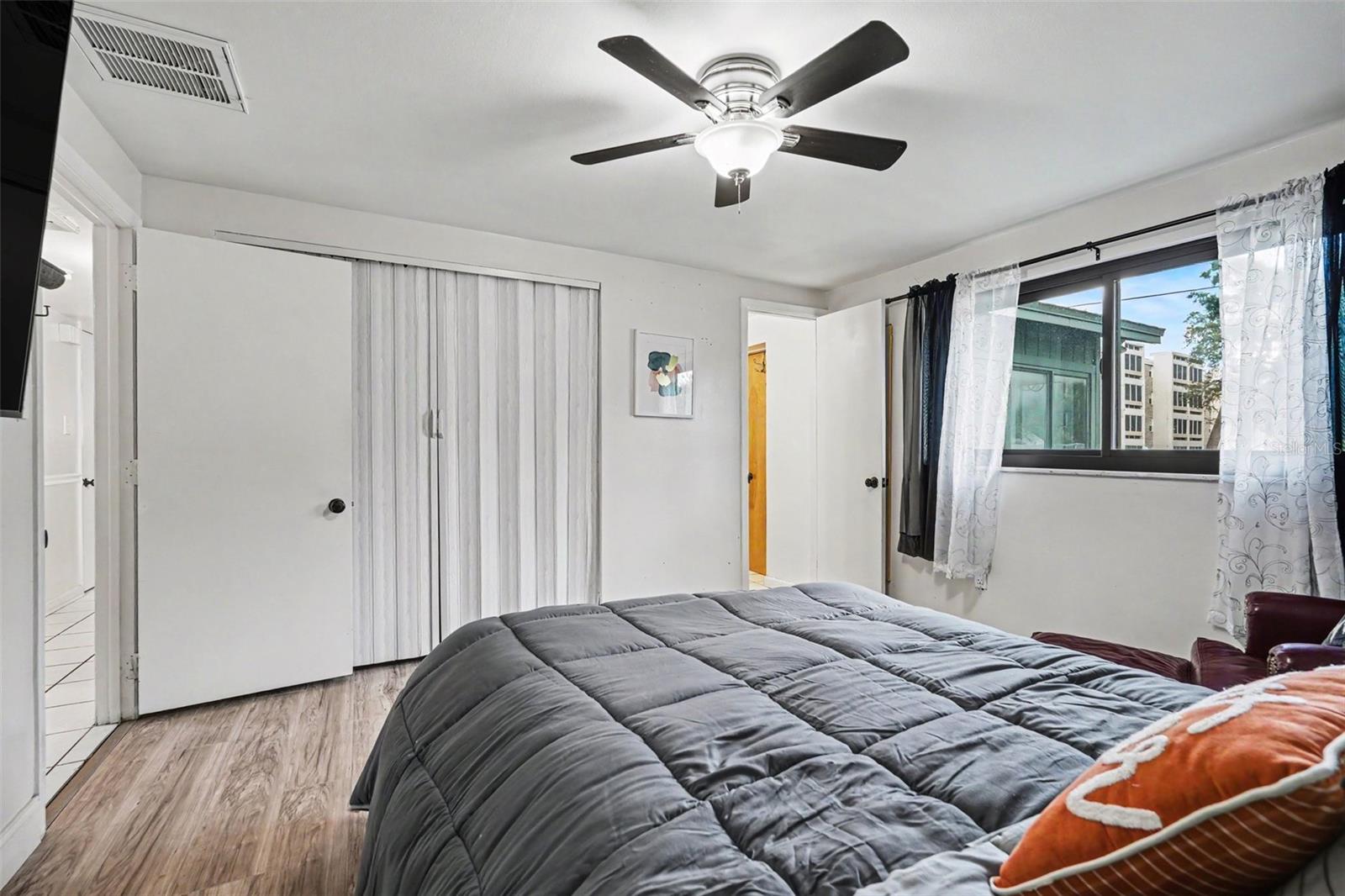 8115 N OLA AVE — photo 24