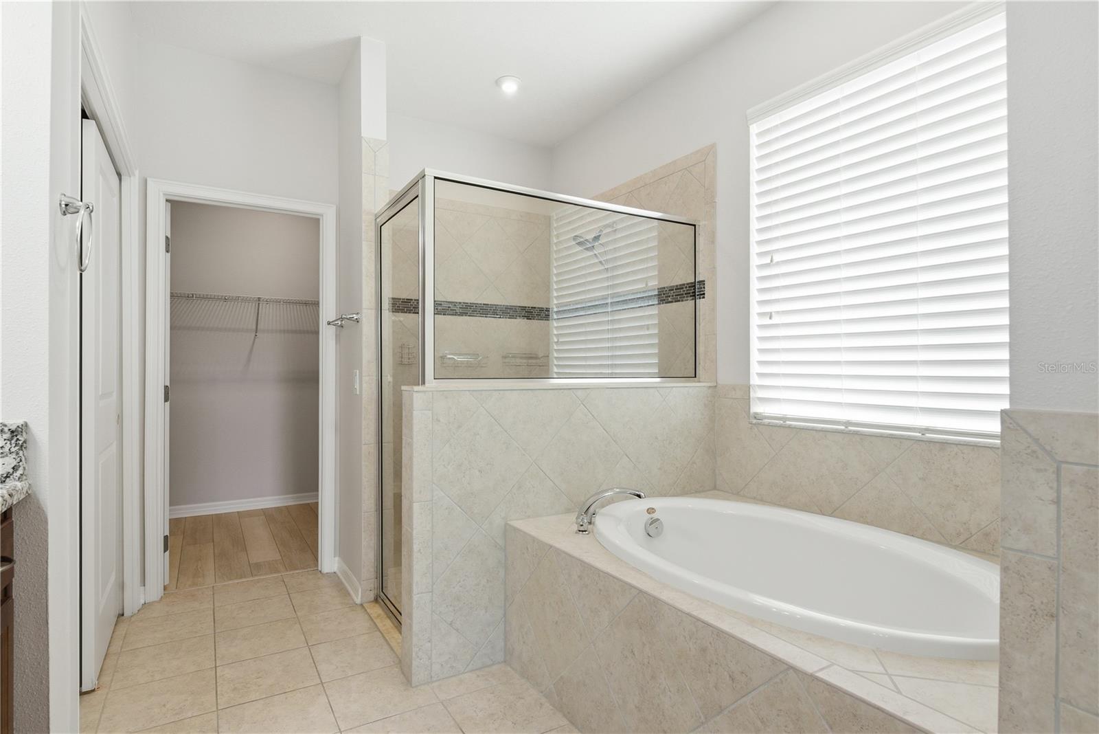 6410 FALLING OAK TRL — photo 22