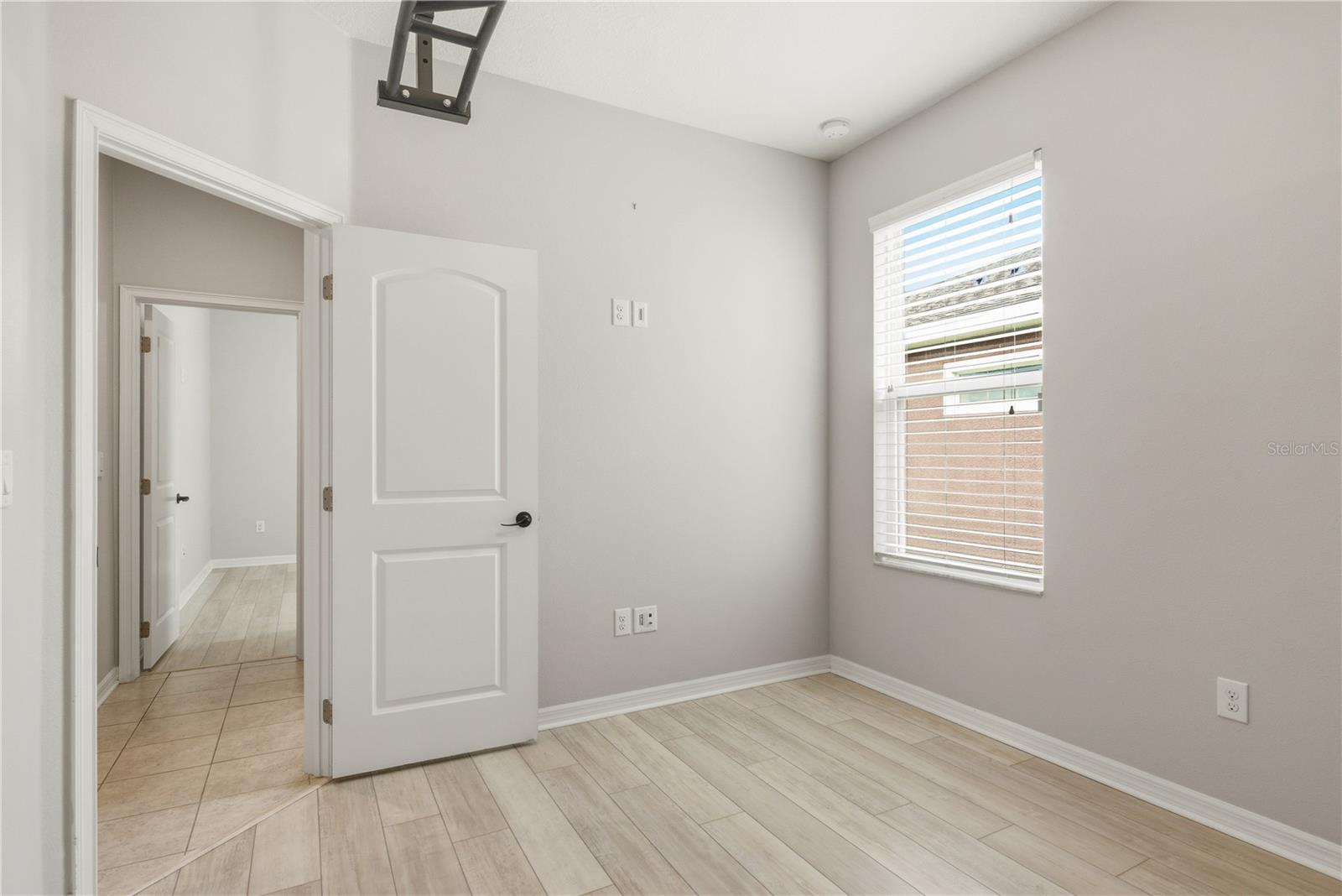 6410 FALLING OAK TRL — photo 36
