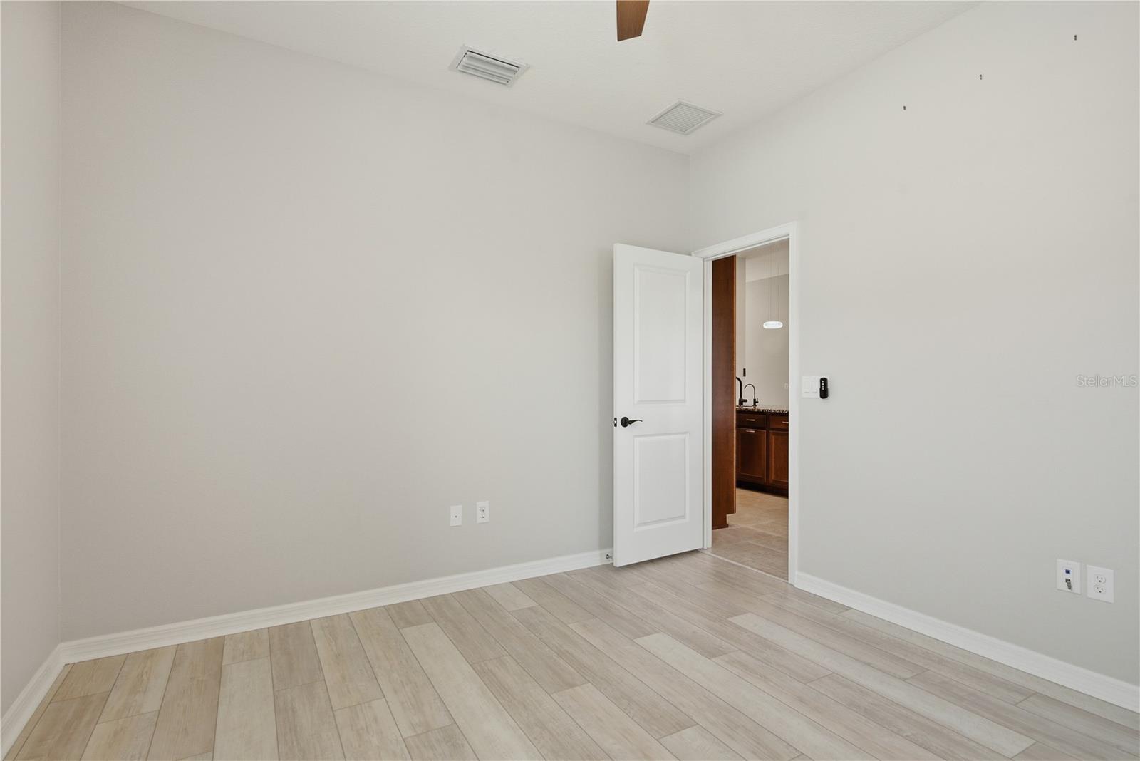 6410 FALLING OAK TRL — photo 26