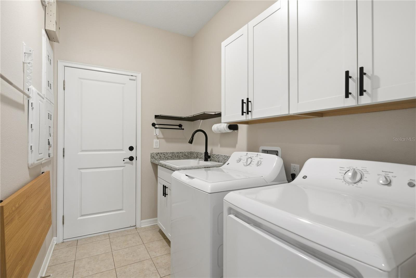 6410 FALLING OAK TRL — photo 37