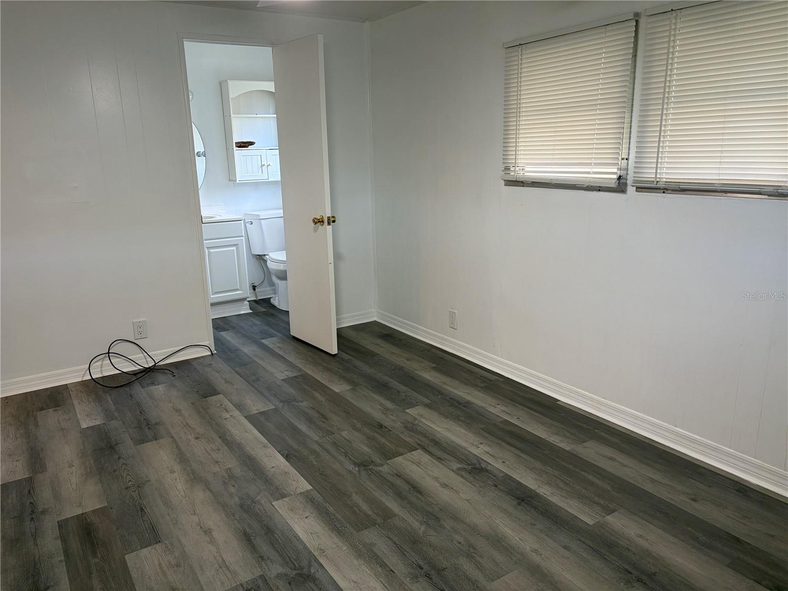 5221 BEECHMONT AVE — photo 17