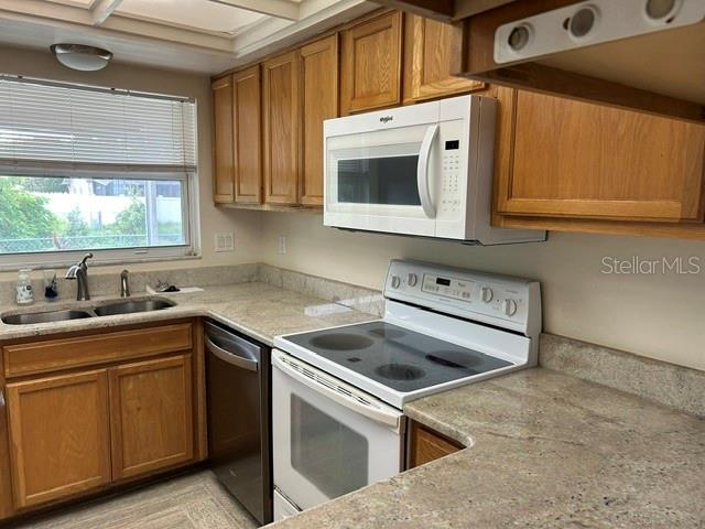 1404 SANDALWOOD DR — photo 11