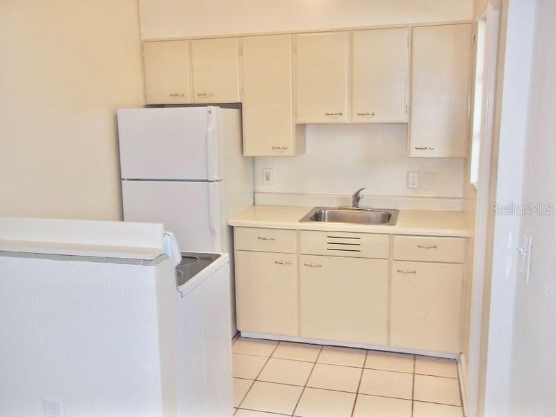 411 PLEASANT ST — photo 46