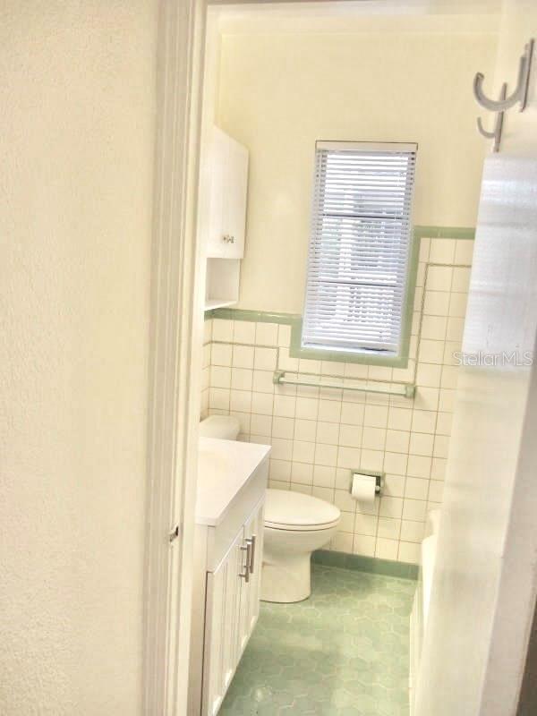 411 PLEASANT ST — photo 23