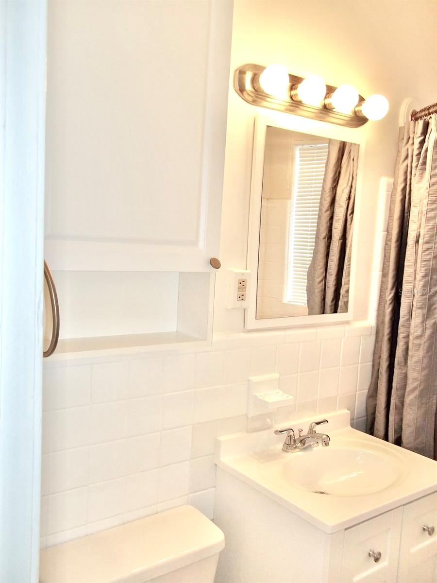411 PLEASANT ST — photo 32