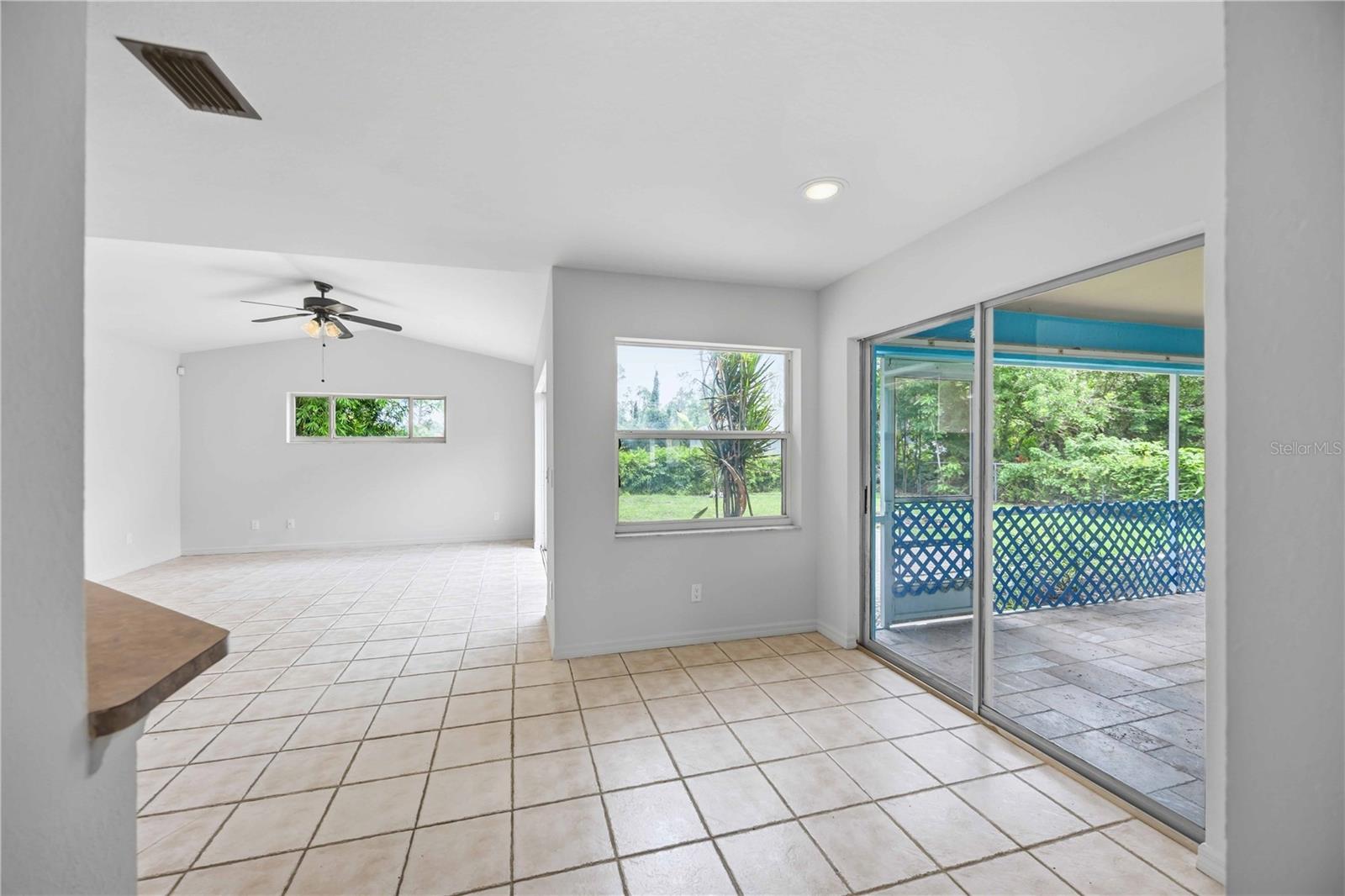 2576 TRIANNA ST — photo 8