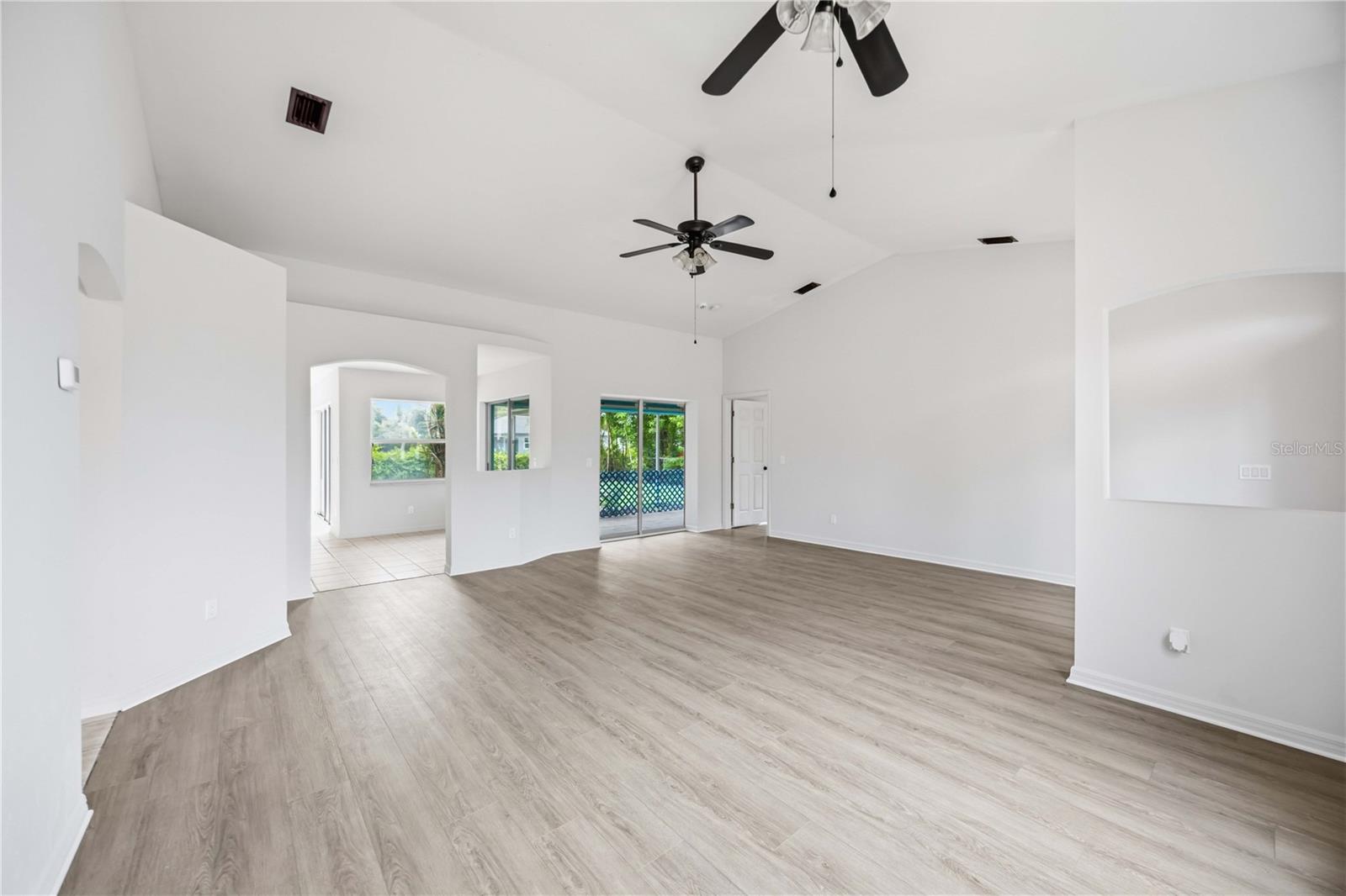 2576 TRIANNA ST — photo 5
