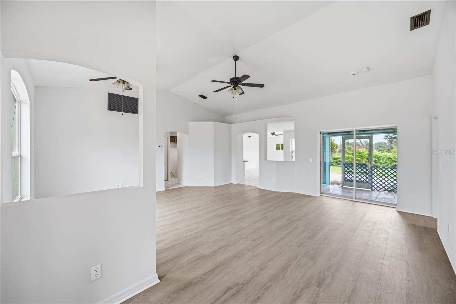 2576 TRIANNA ST — photo 9