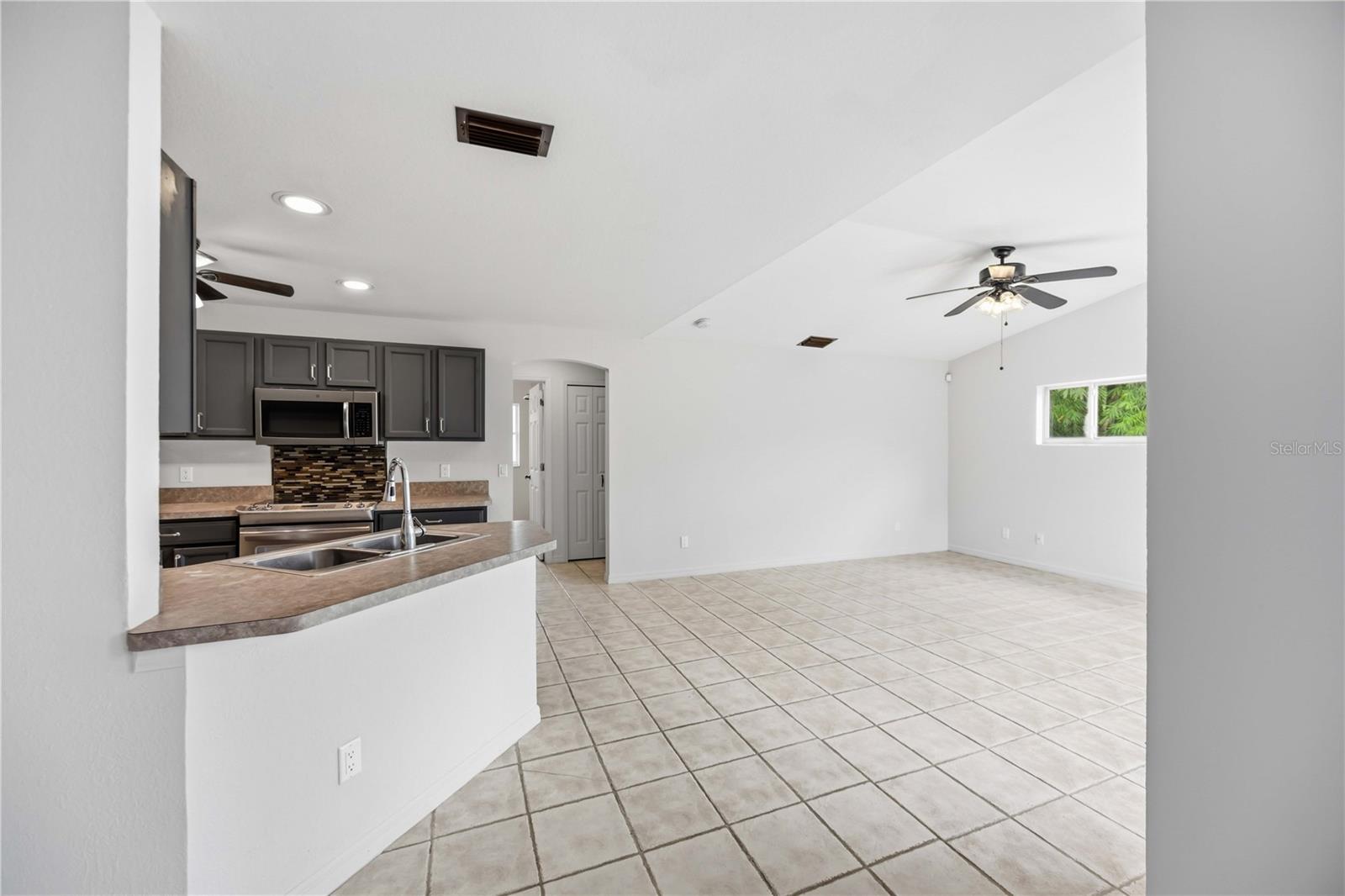 2576 TRIANNA ST — photo 14