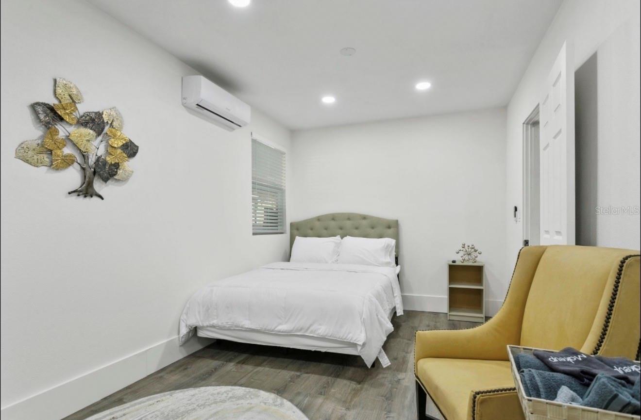 5202 N SEMINOLE AVE — photo 40