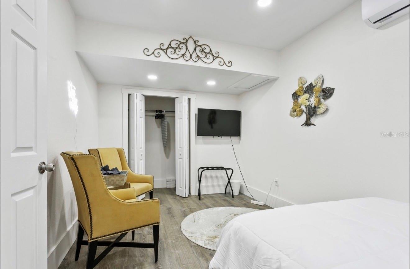 5202 N SEMINOLE AVE — photo 44