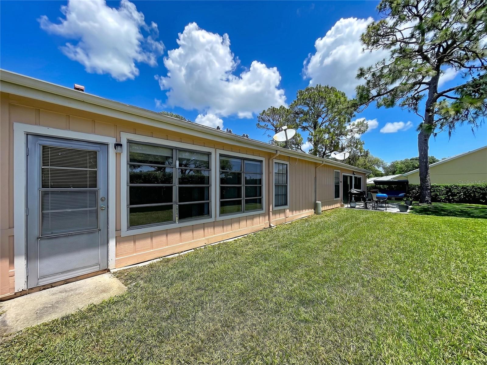 9319 TROWBRIDGE CT — photo 4