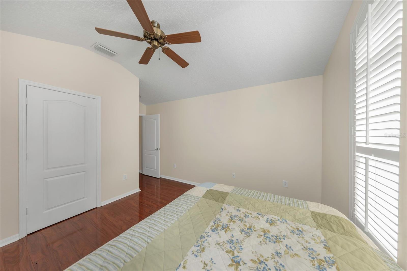 19238 WEYMOUTH DR — photo 19