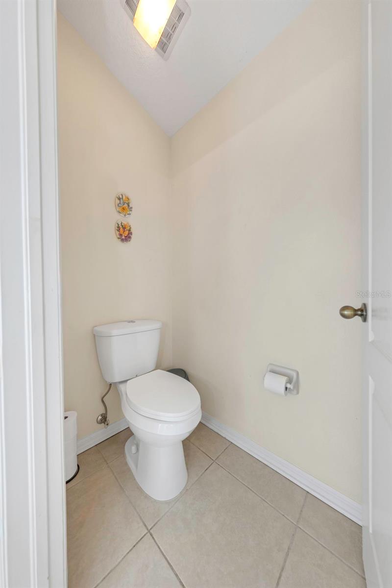 19238 WEYMOUTH DR — photo 13