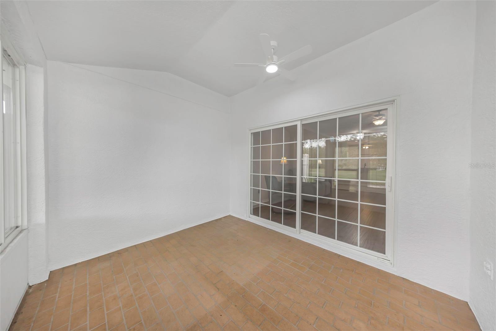 19238 WEYMOUTH DR — photo 26