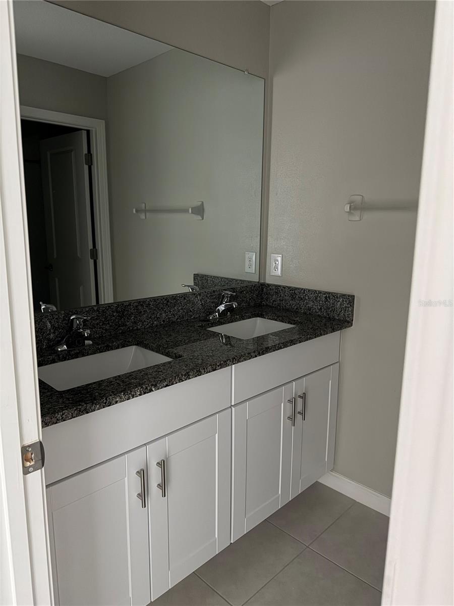 15434 MILLER CREEK DR — photo 16