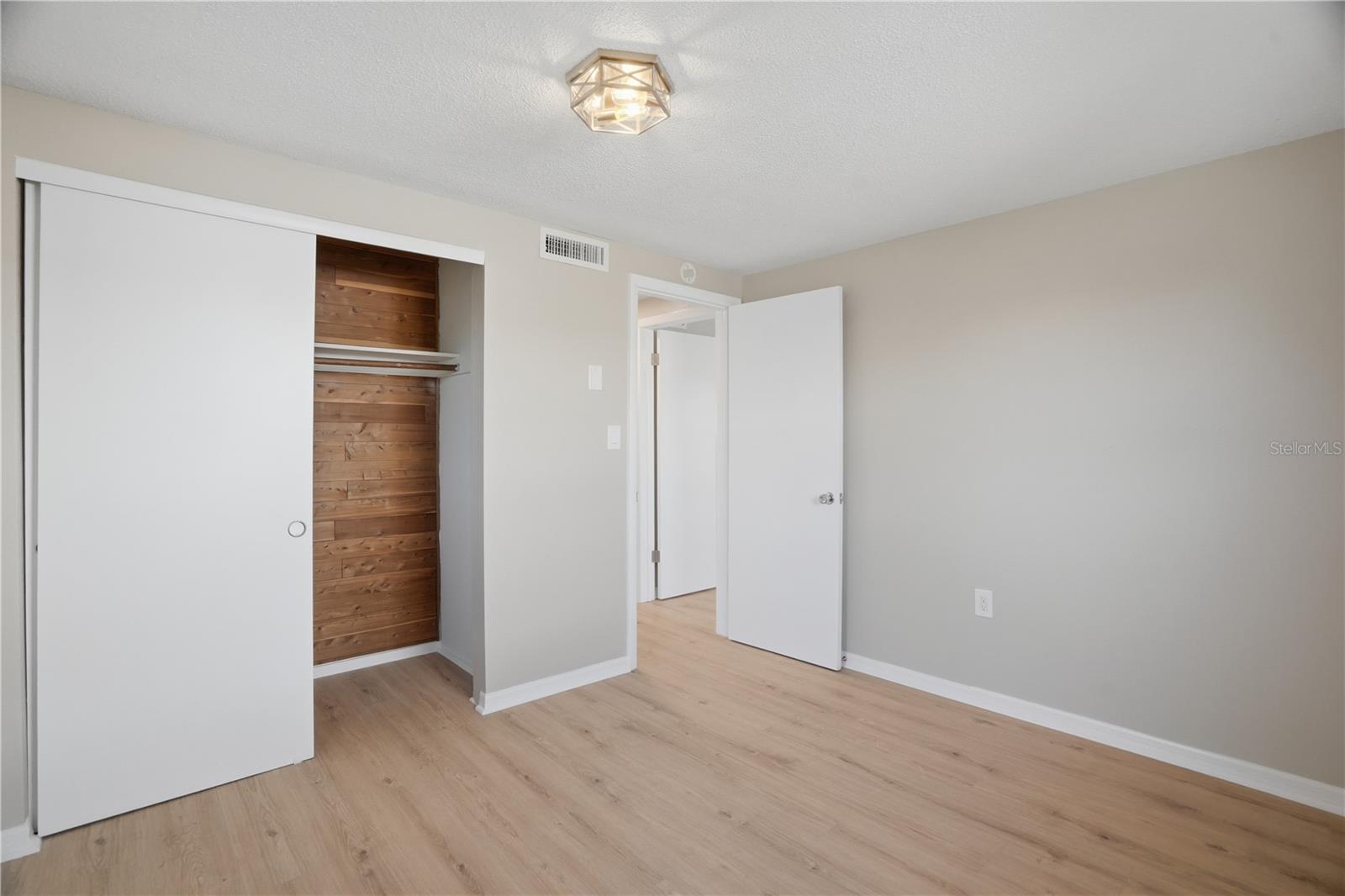 3104 SALISBURY DR — photo 17
