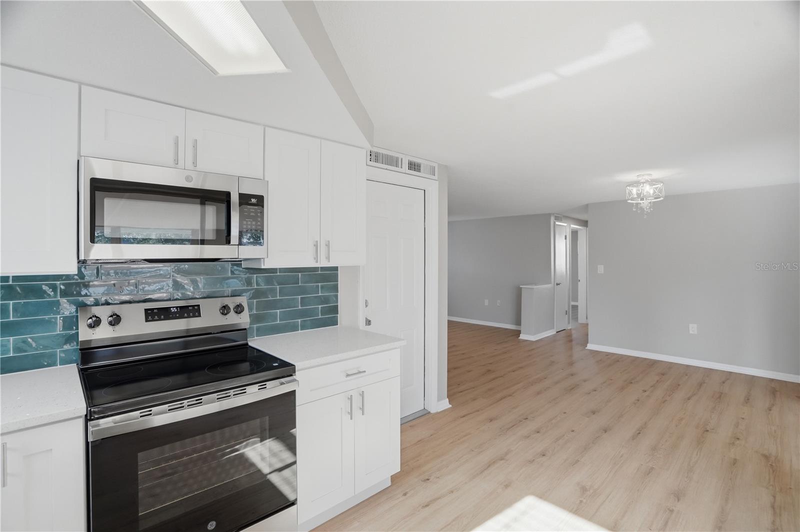 3104 SALISBURY DR — photo 10