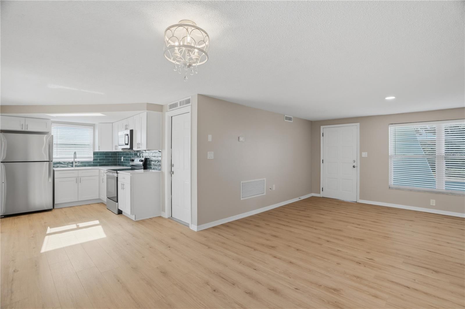 3104 SALISBURY DR — photo 18