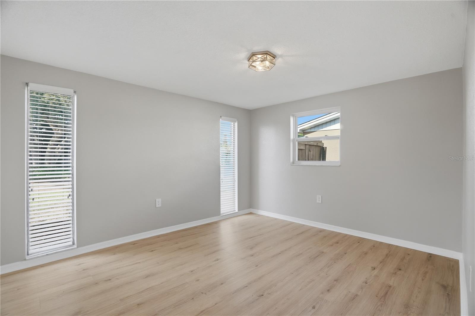3104 SALISBURY DR — photo 12