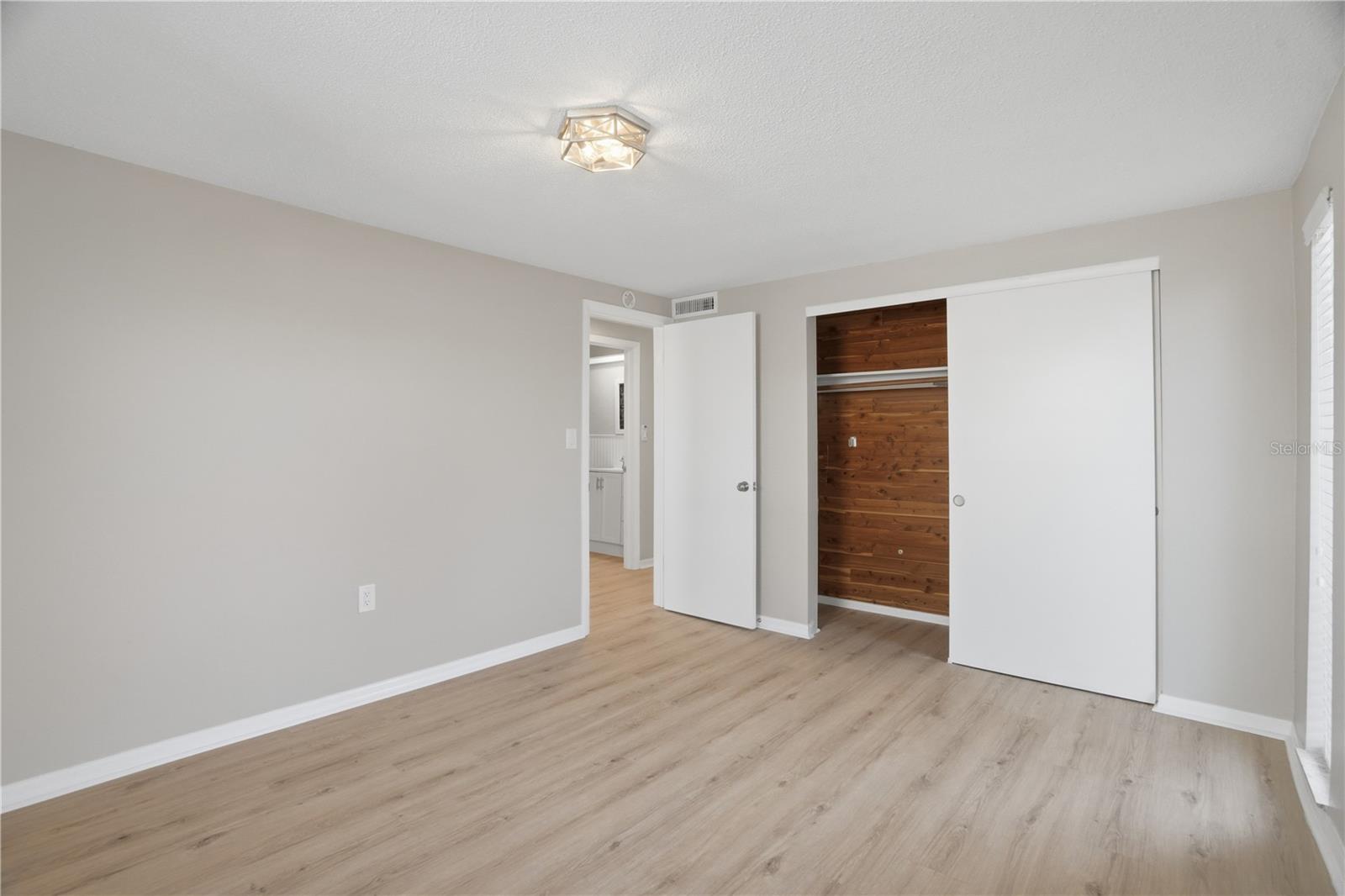 3104 SALISBURY DR — photo 13