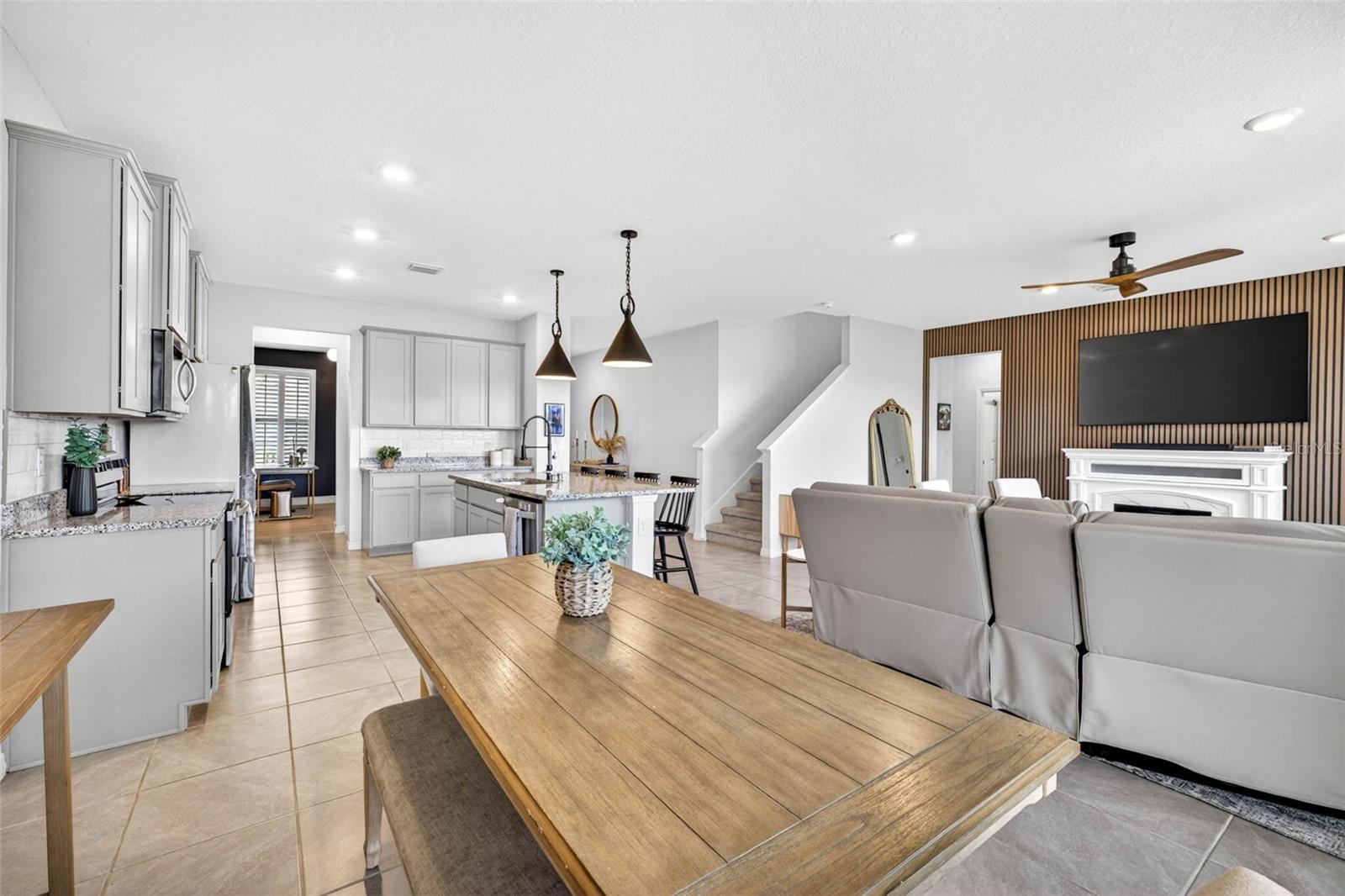 13793 WINEBERRY DR — photo 17