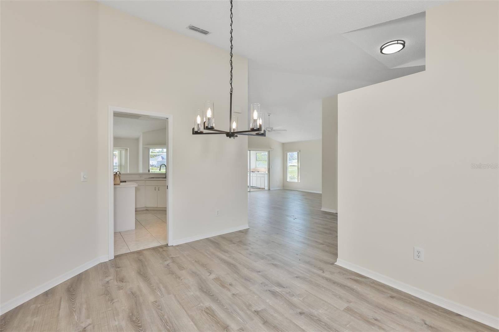 323 CALOOSA PALMS CT — photo 14