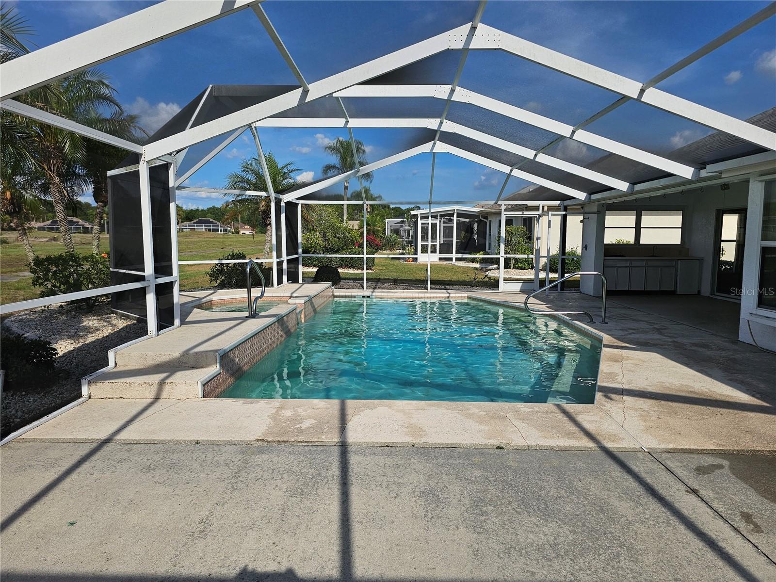 323 CALOOSA PALMS CT — photo 6