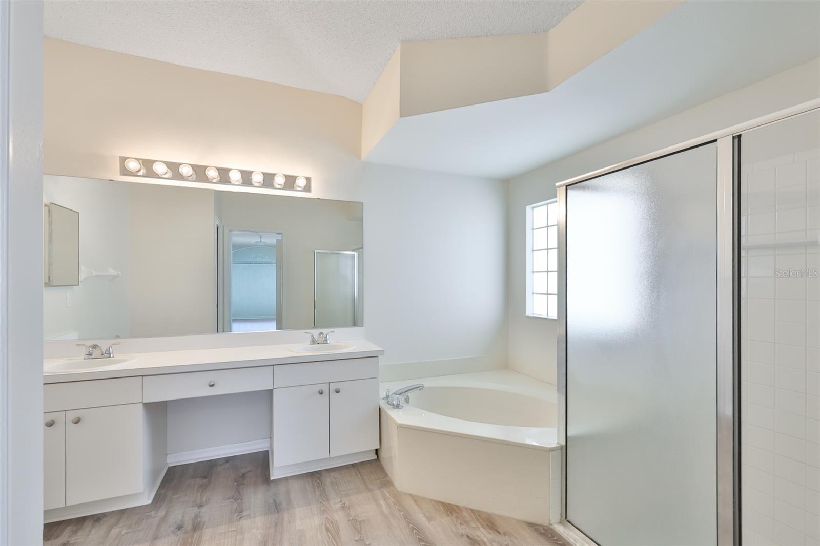 323 CALOOSA PALMS CT — photo 25