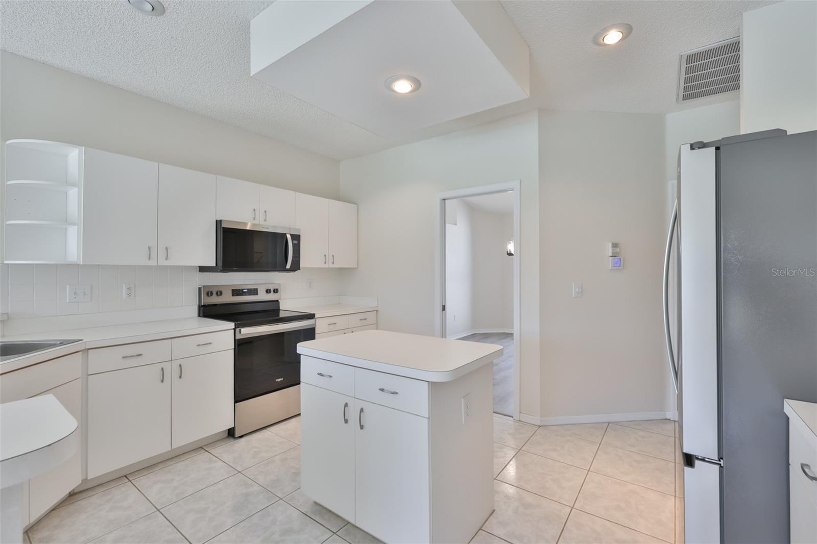 323 CALOOSA PALMS CT — photo 19