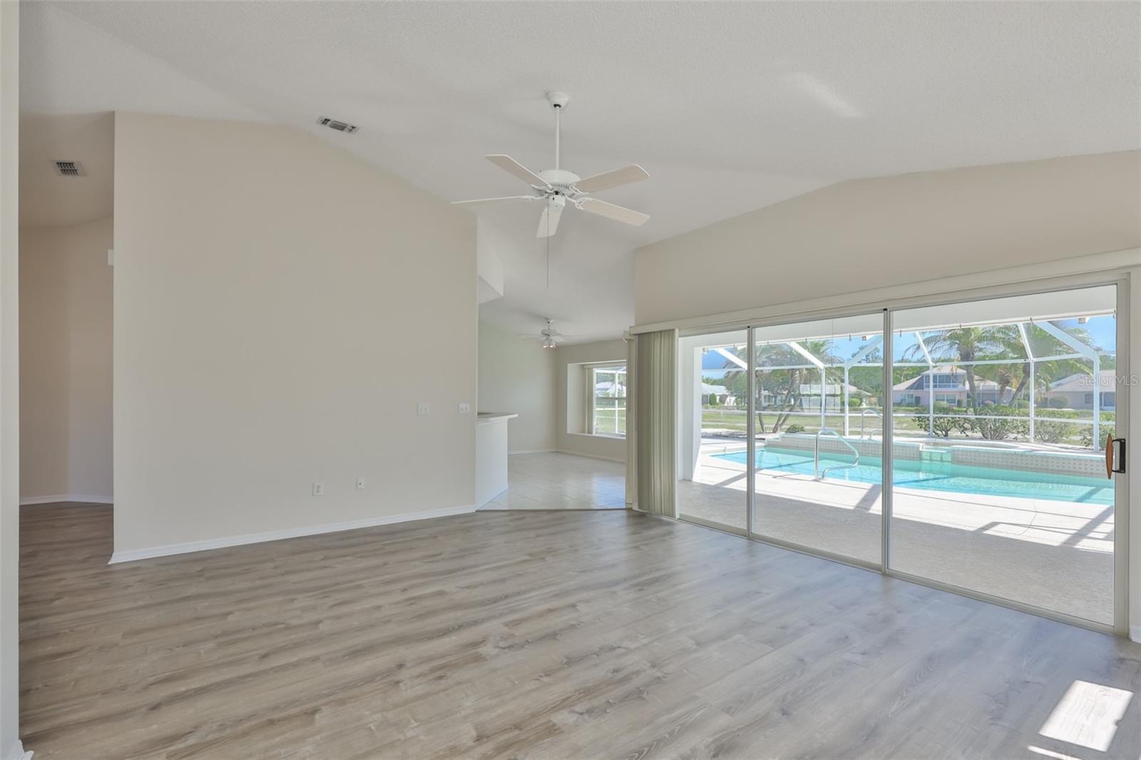 323 CALOOSA PALMS CT — photo 11