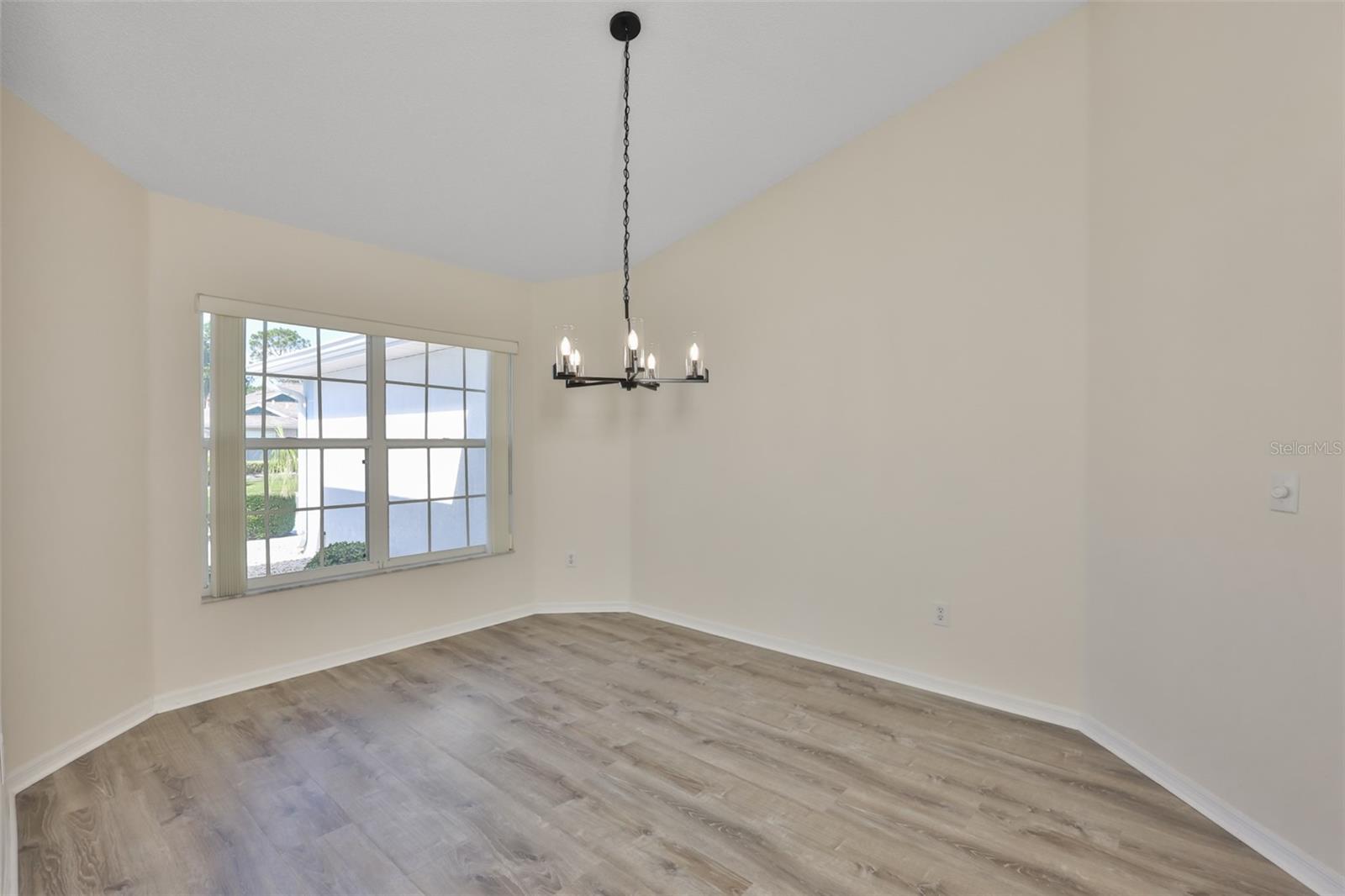 323 CALOOSA PALMS CT — photo 16