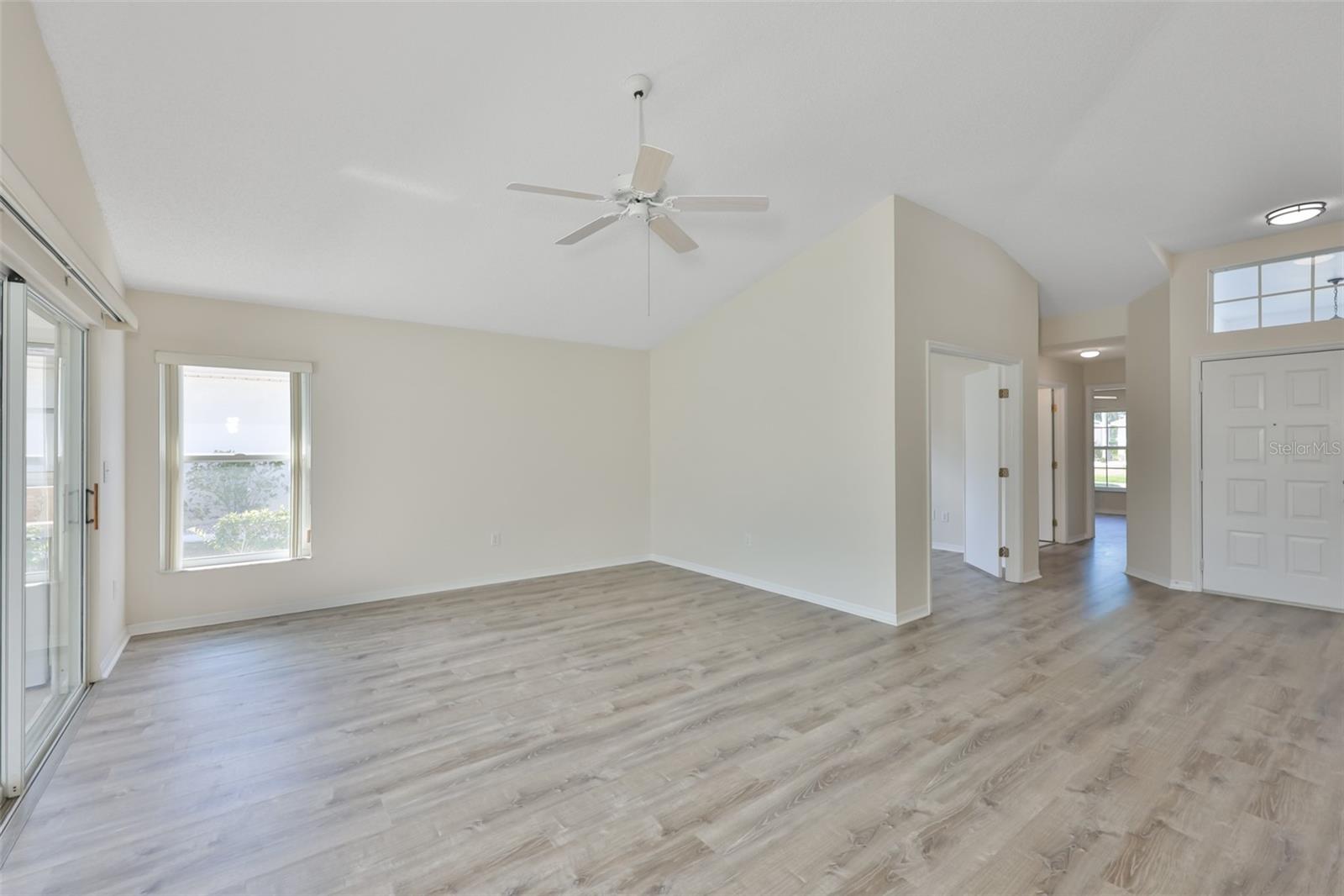 323 CALOOSA PALMS CT — photo 12