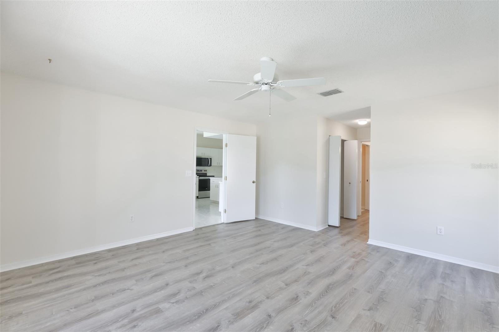 323 CALOOSA PALMS CT — photo 21