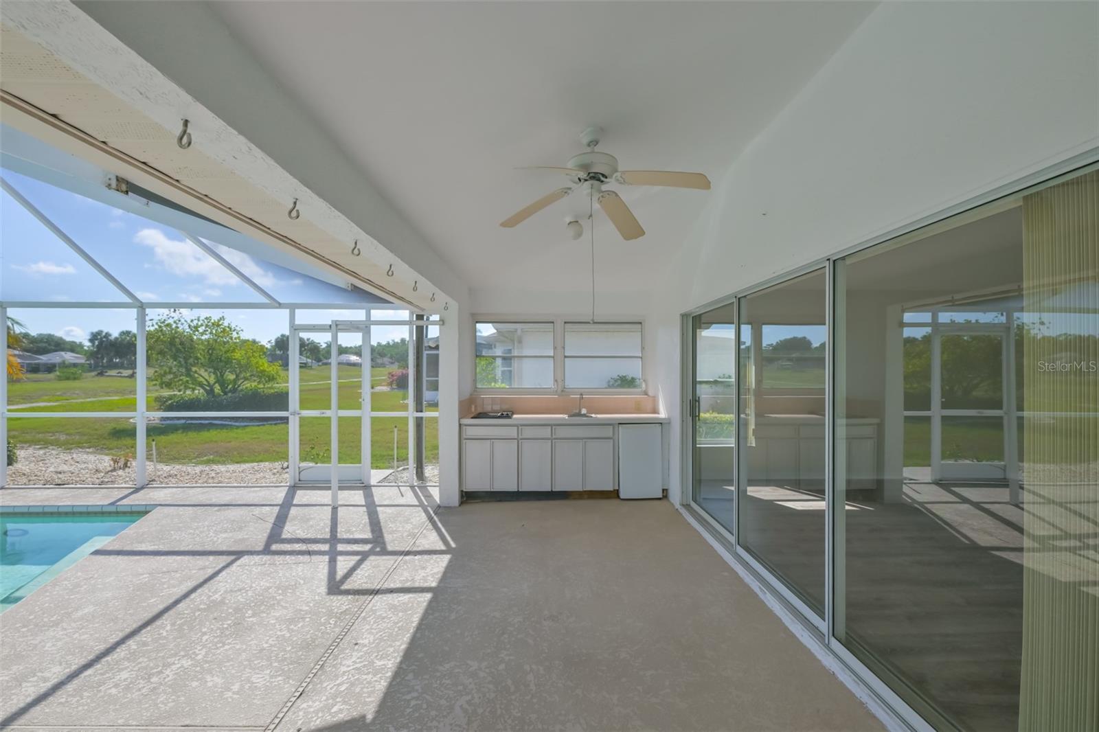 323 CALOOSA PALMS CT — photo 9