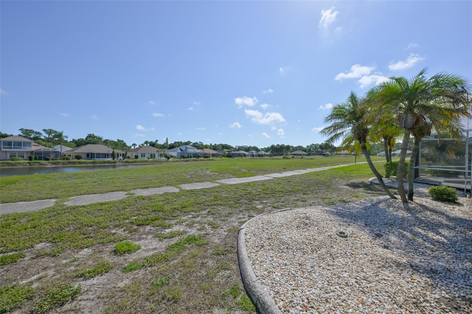 323 CALOOSA PALMS CT — photo 31