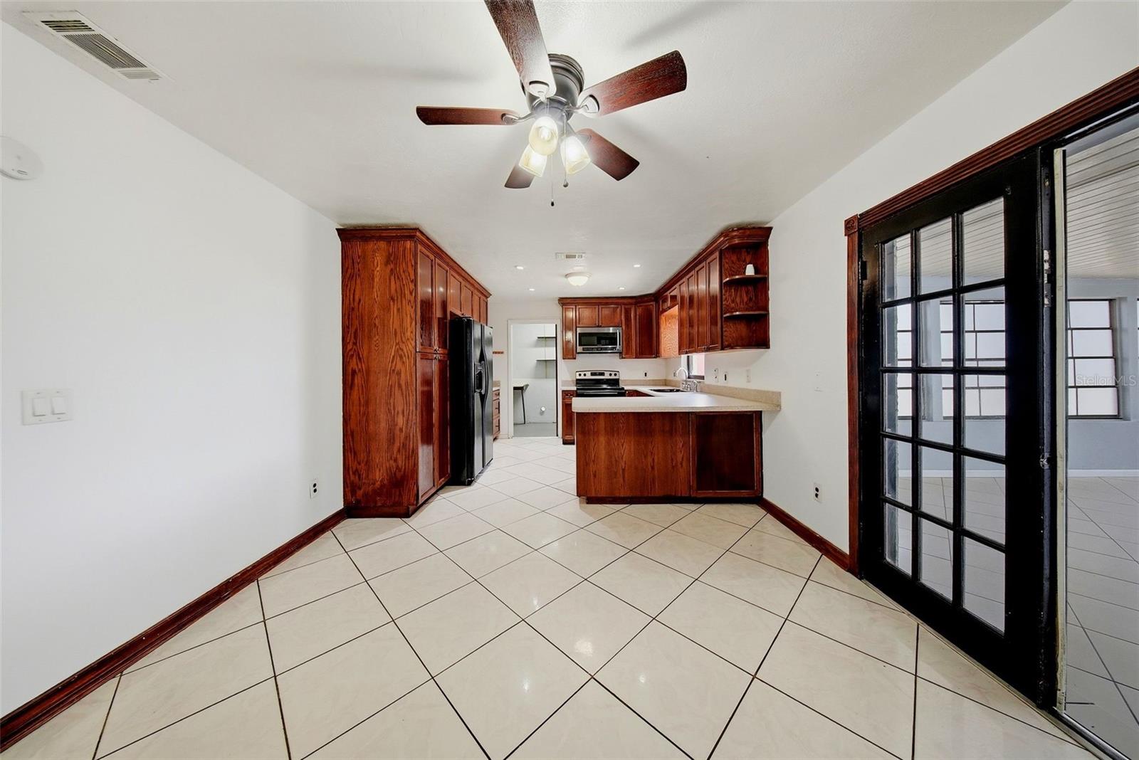 5020 PINE ST — photo 9