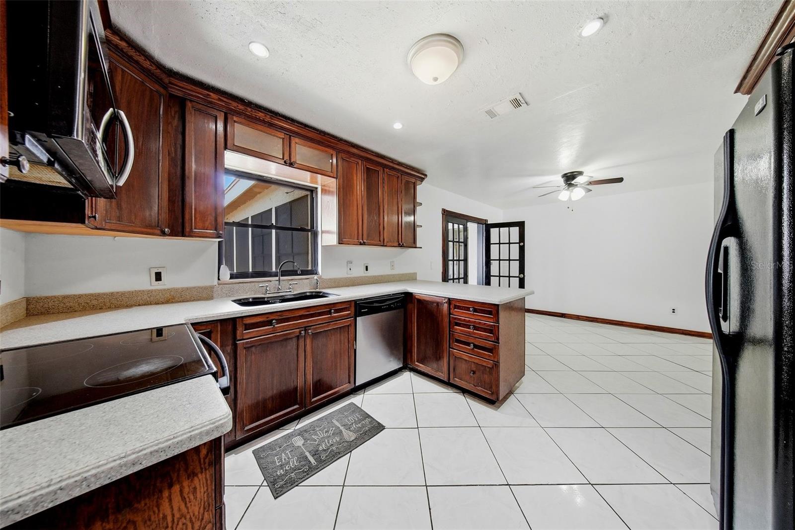 5020 PINE ST — photo 13