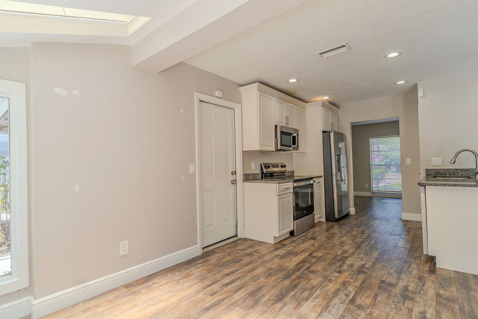8018 W POCAHONTAS AVE — photo 15
