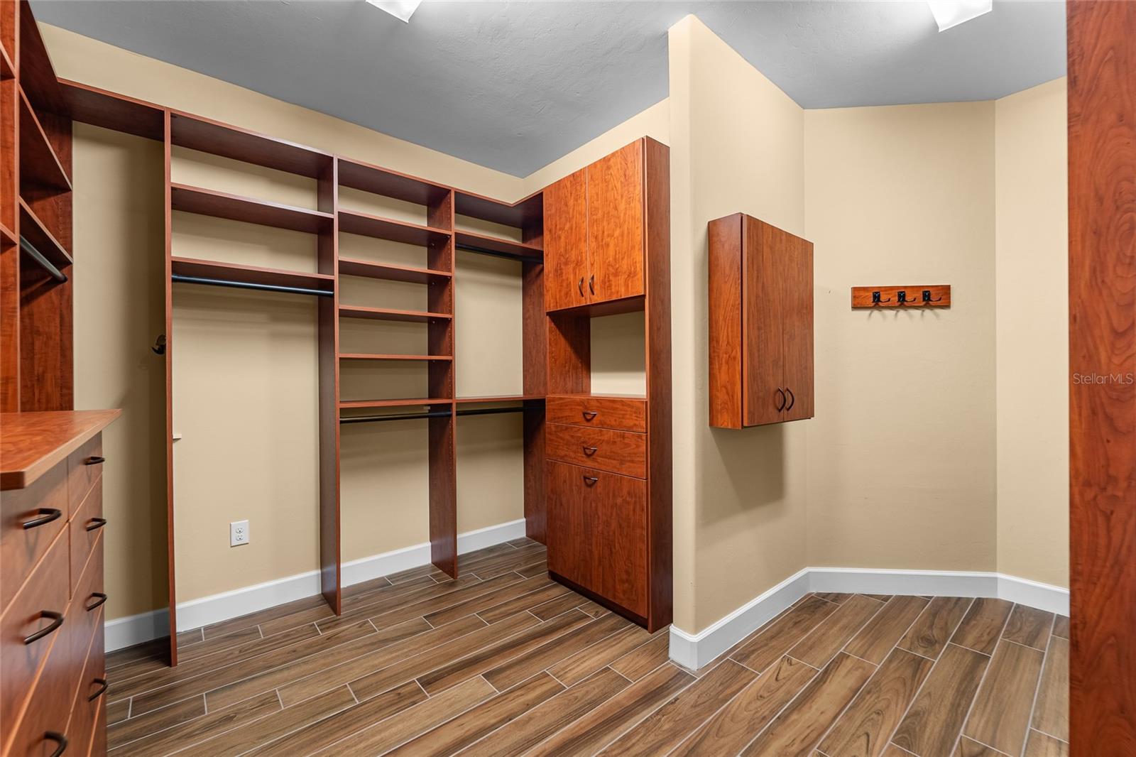 5700 SWEET LEAF WAY — photo 15