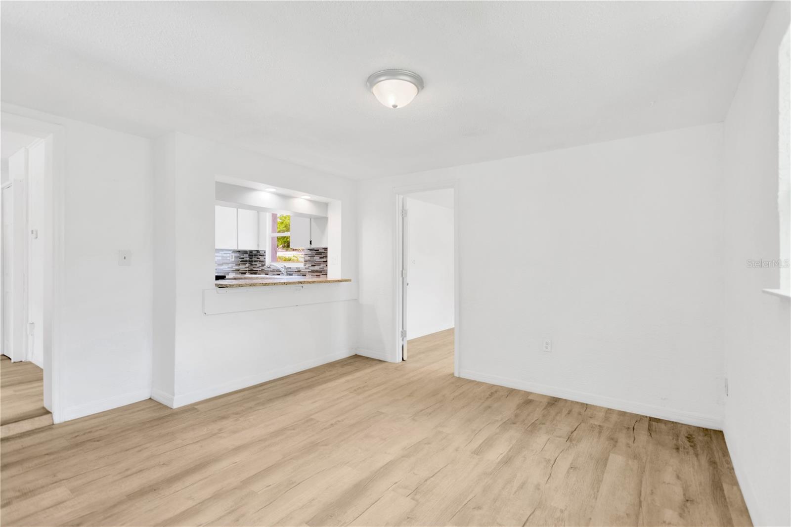 1940 N BETTY LN — photo 12