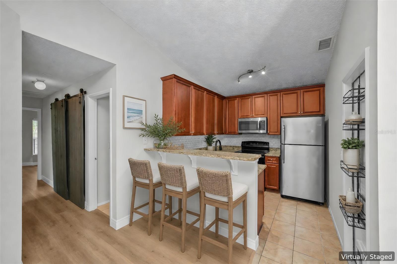 2751 WILSON CT — photo 4